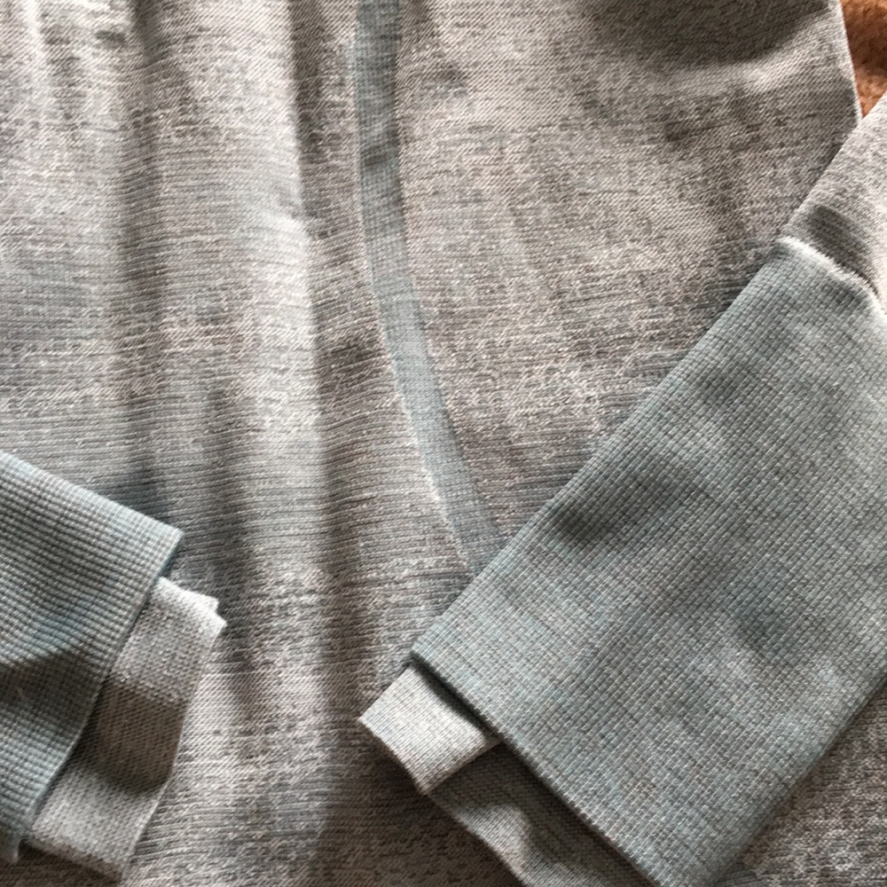 Lululemon pull over - Picture 2 of 4